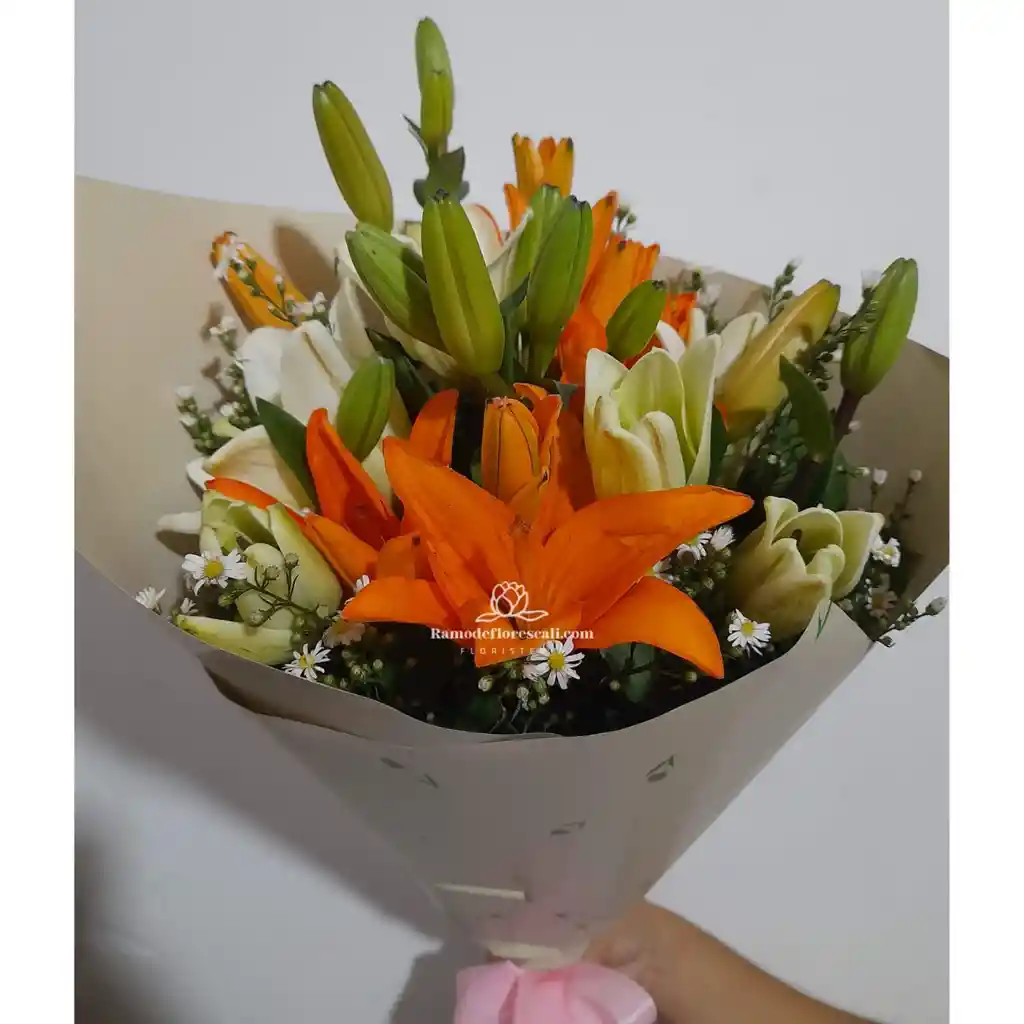 Bouquet De Lirios