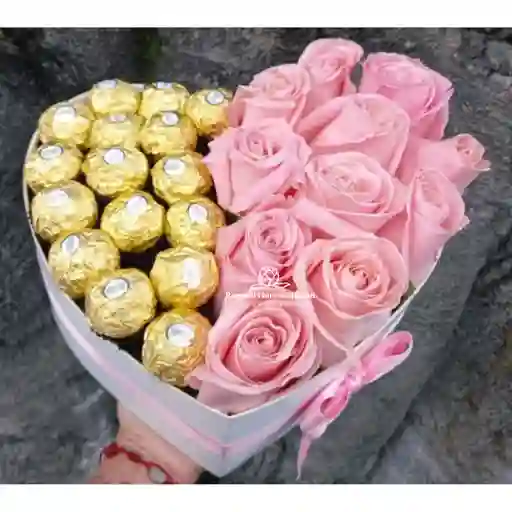 Corazon De Ferrero Con Rosas