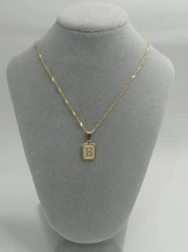 Cadena Y Dije De Letra En Oro Laminado 18k