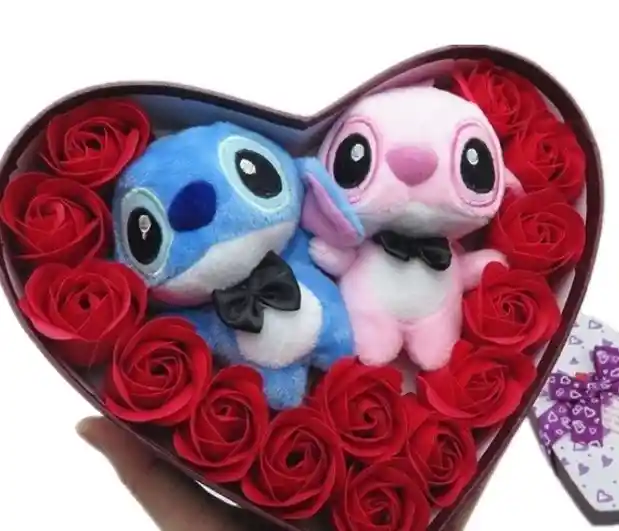 Rosas Rojas Mas Parejas De Stich Caja Corazon Amor Cumpleaños Aniversario