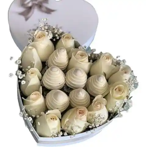 Corazon De Fresas Caja Dia De La Mujerde Feliz Cumpleaños Aniversario Con Rosas San Valentin