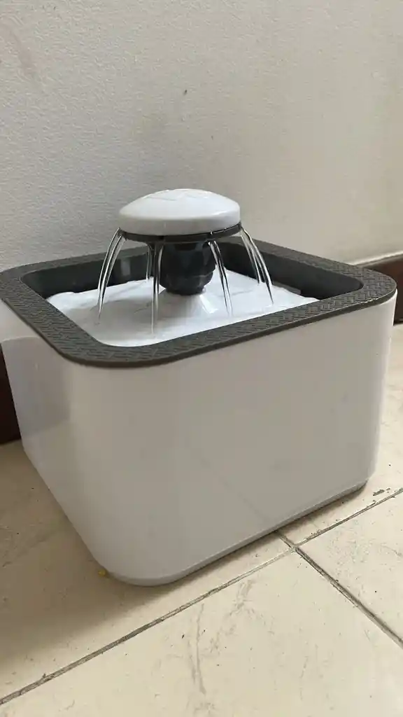 Bebedero Fuente De Agua Para Gatos Y Perros Bebedero