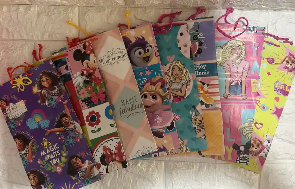 Bolsa Regalo Papel Mediana 26*15*7 Niña