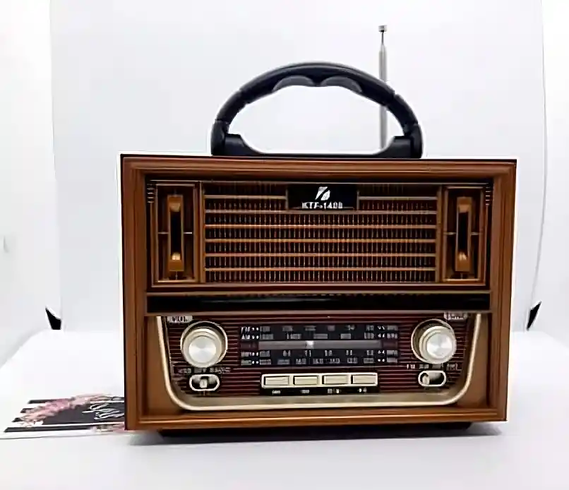 Radio (venecia) Multicolor Inalámbrico Con Luces Y Bandas Am/fm/sw