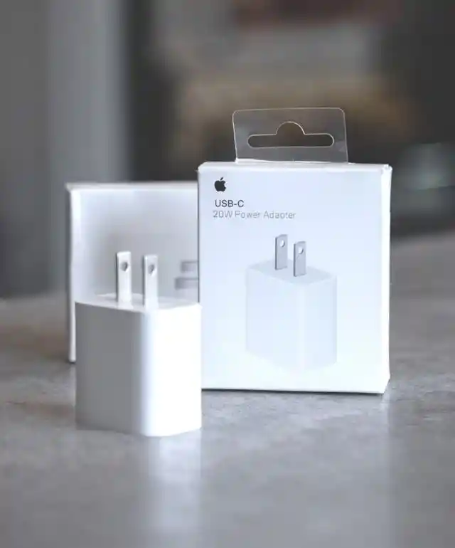 Adaptador De Apple 20w