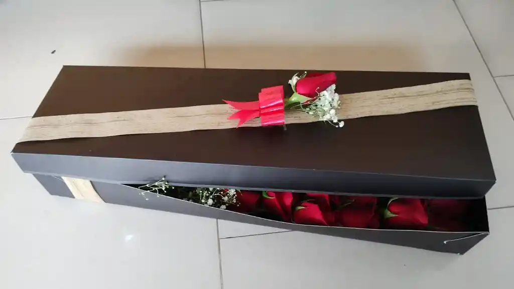 Caja De Rosas.