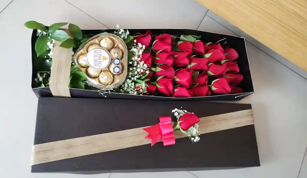 Caja De Rosas.