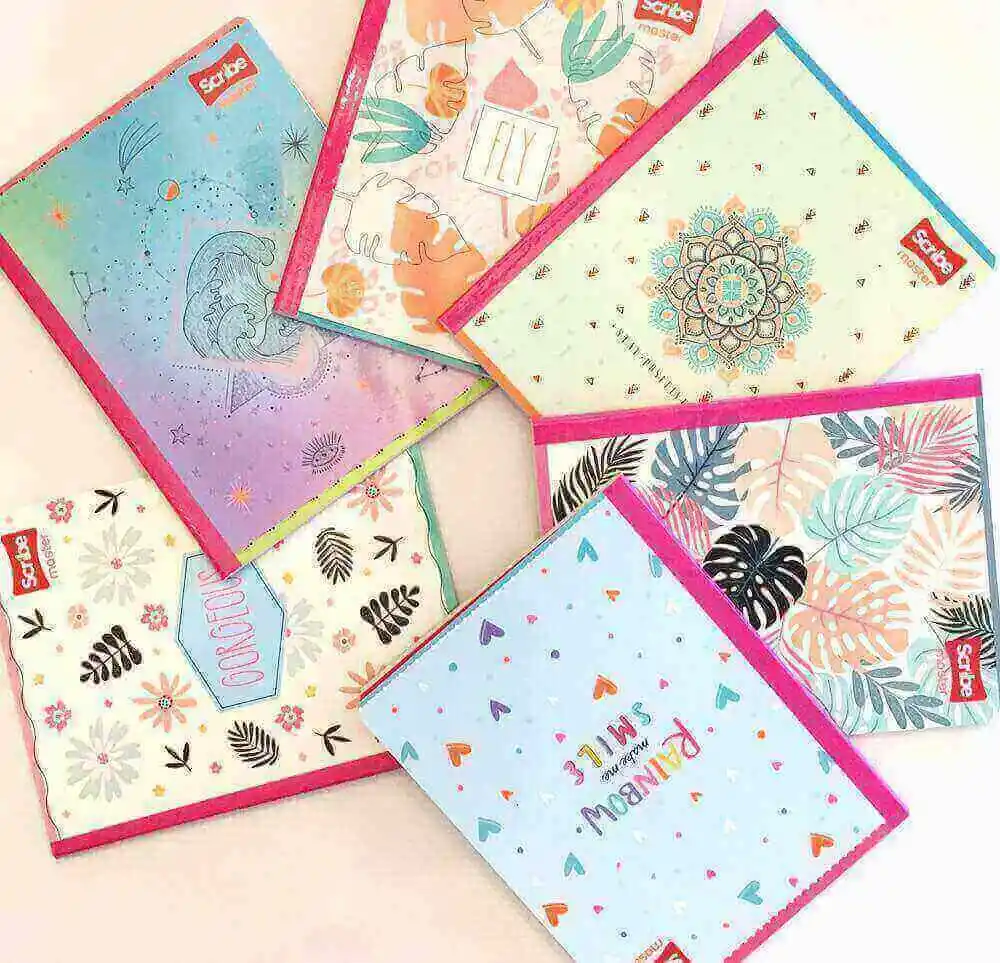 Cuaderno 95 Cosido 50 Hojas Cuadros Femeninos Con Sticker