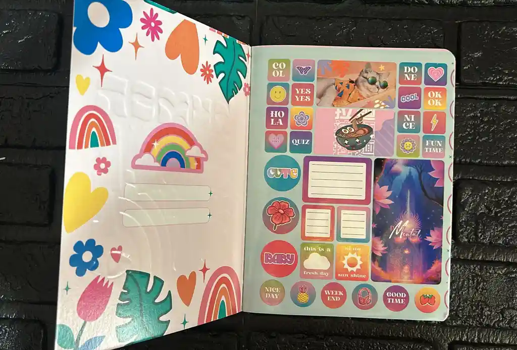 Cuaderno Cosido Linea Niña 50h Expresarte Stickers Cod.19271