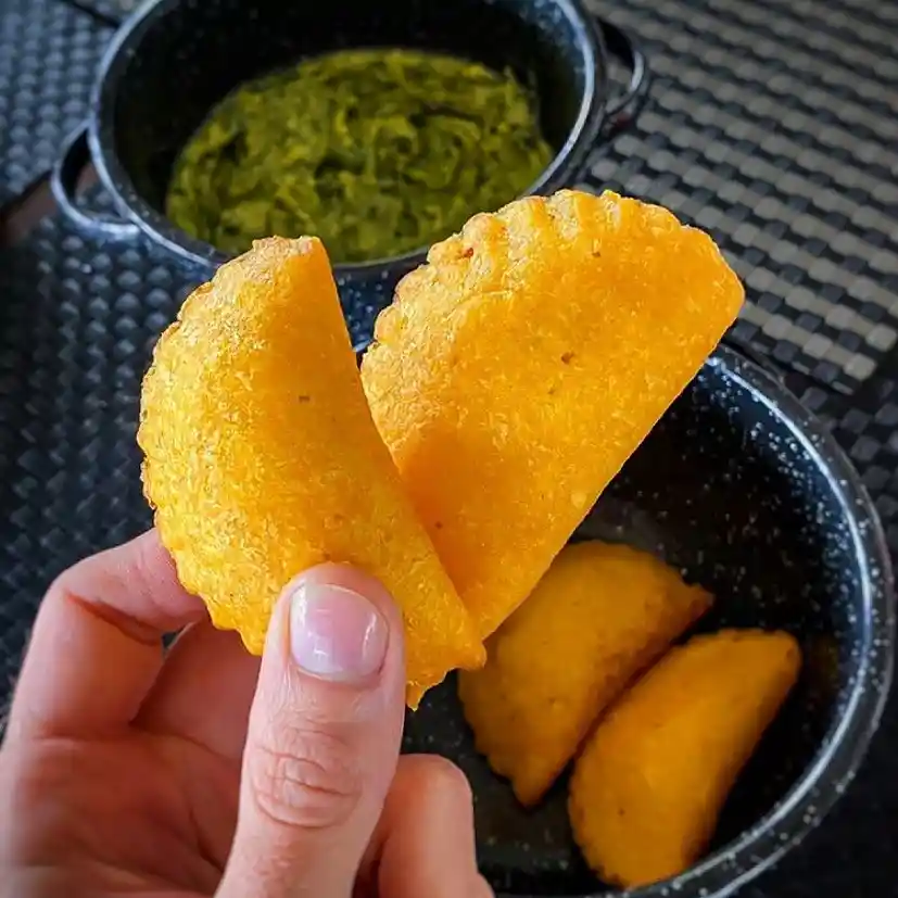 50 Empanadas Congeladas Tradicionales Vallunas Cocteleras