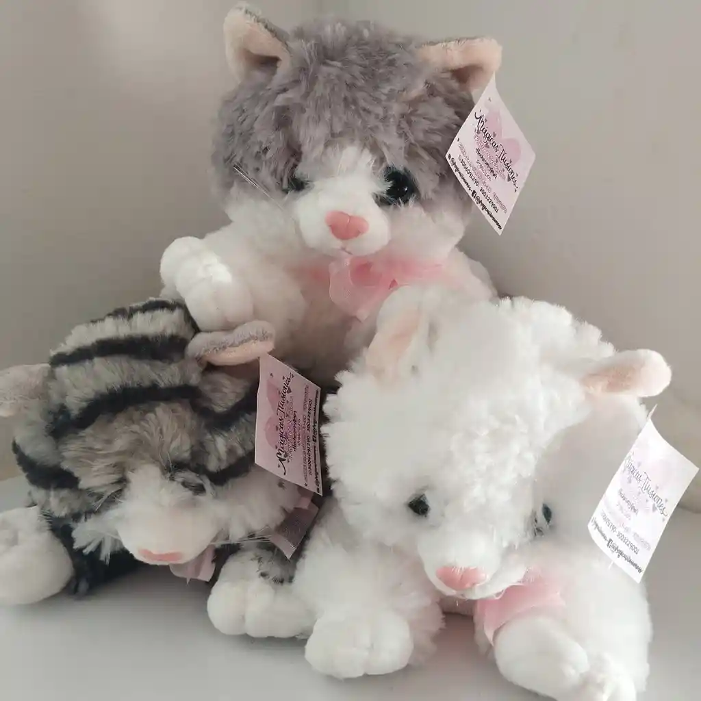 Trio De Gatos Blanco, Gris Y A Rayas Peluche