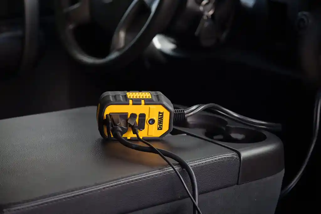 Adaptador Inversor De Corriente Carro De 12v A 110v, 140w
