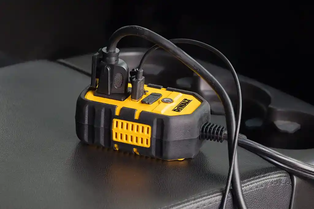Adaptador Inversor De Corriente Carro De 12v A 110v, 140w