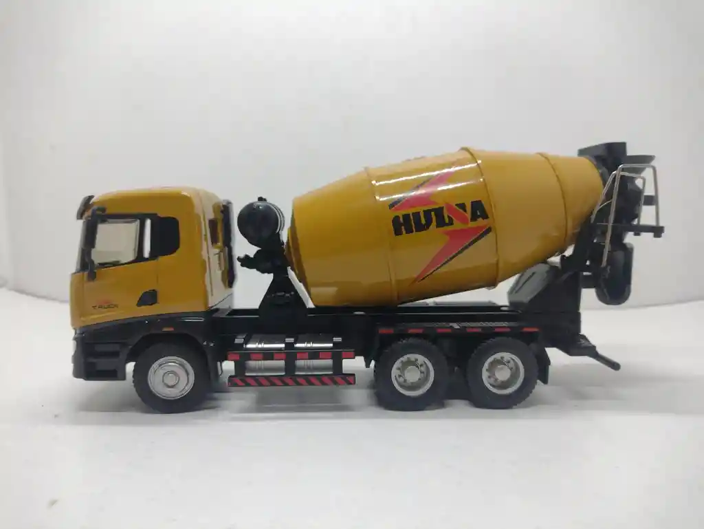 Maquinaria Camion Mezclador Mixer Amarillo 1/50