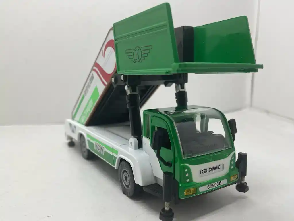 Maquinaria Camion Escalera Abordaje Avion Verde 1/43