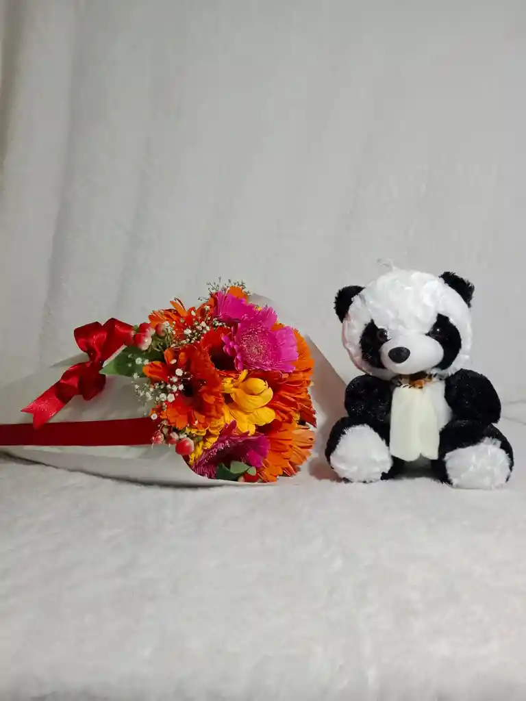 Flores De Gerberas Y Peluche Panda