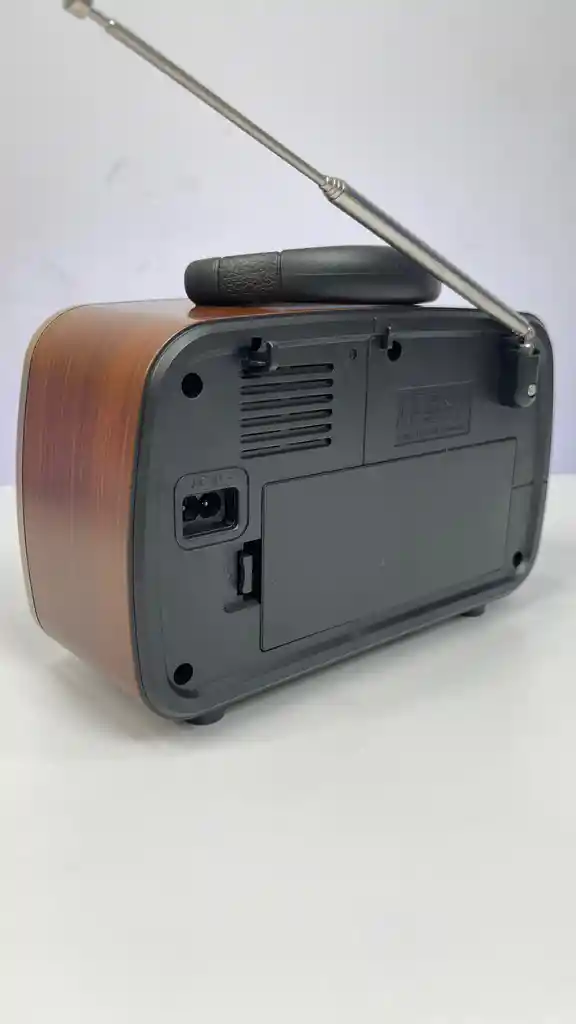 Radio Retro Fox Tech 172 Bt