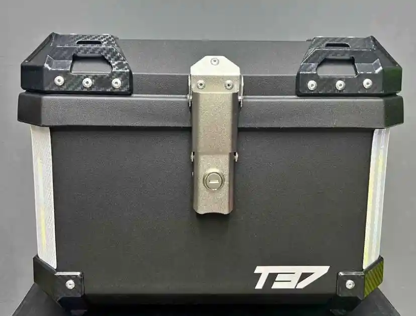 Maletero Tech T-37