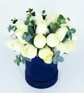 Arreglo Floral Blanco En Rosas Condolencias