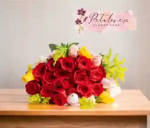 Arreglo Floral, 50 Rosas Surtidas