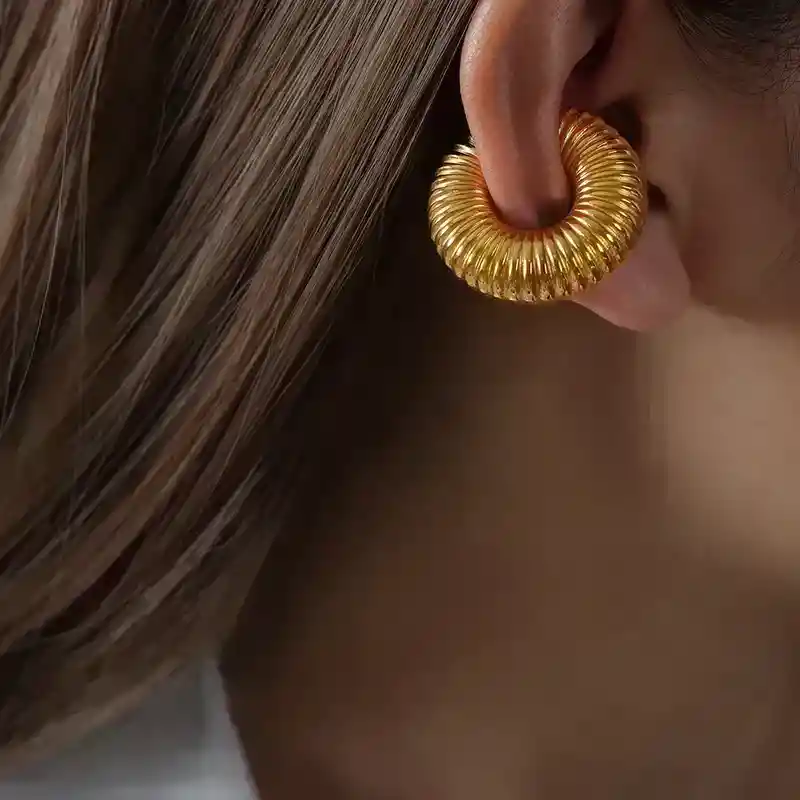 Ear Cuff Rayas Dorado