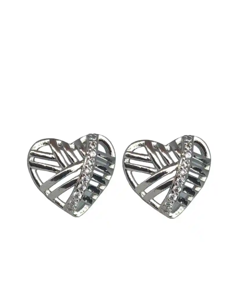 Aretes En Acero Plateados Diseño Corazon Con Franjas Y Circones