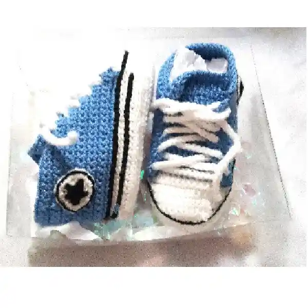 Zapatitos Tipo Converse Para Bebes 3-6 Meses En Color Azul Bebe. Chavitos. Patucos.