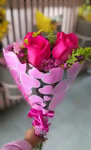 Bouquet De Rosas Fucsia