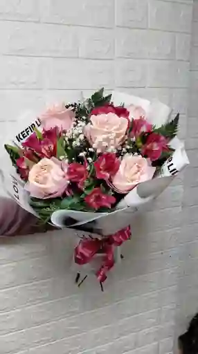 Mini Bouquet De Rosas