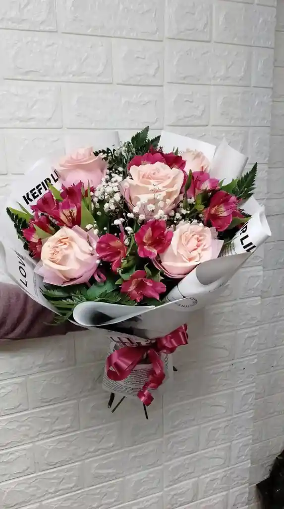 Mini Bouquet De Rosas