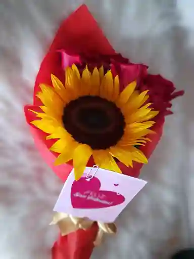 Bouquet Rosas Y Girasol San Valentín