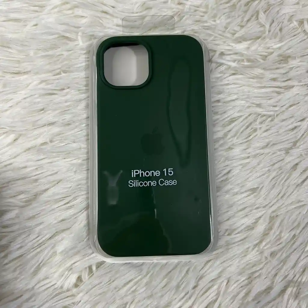 Forro Iphone 15 / Silicona Verde Militar