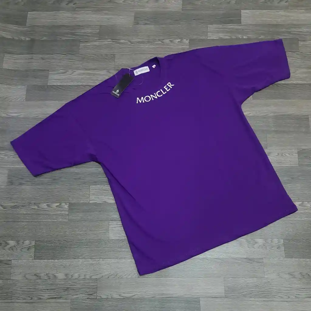 Camiseta Moncler Oversize