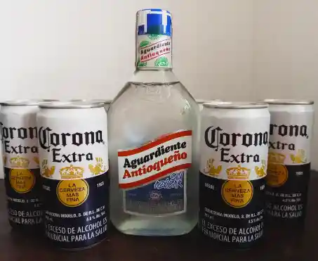 1/2 Aguardiente Antioqueño Azul + Six Corona 269 Lta