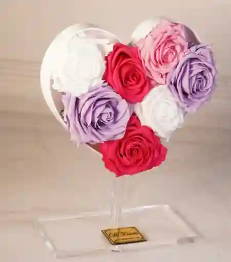 Corazón Love 8 Rosas Tonos Lila Y Rosado Tamaño Premium En Acrílico Blanco
