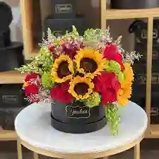 Caja De Girasoles Y Flores Variadas
