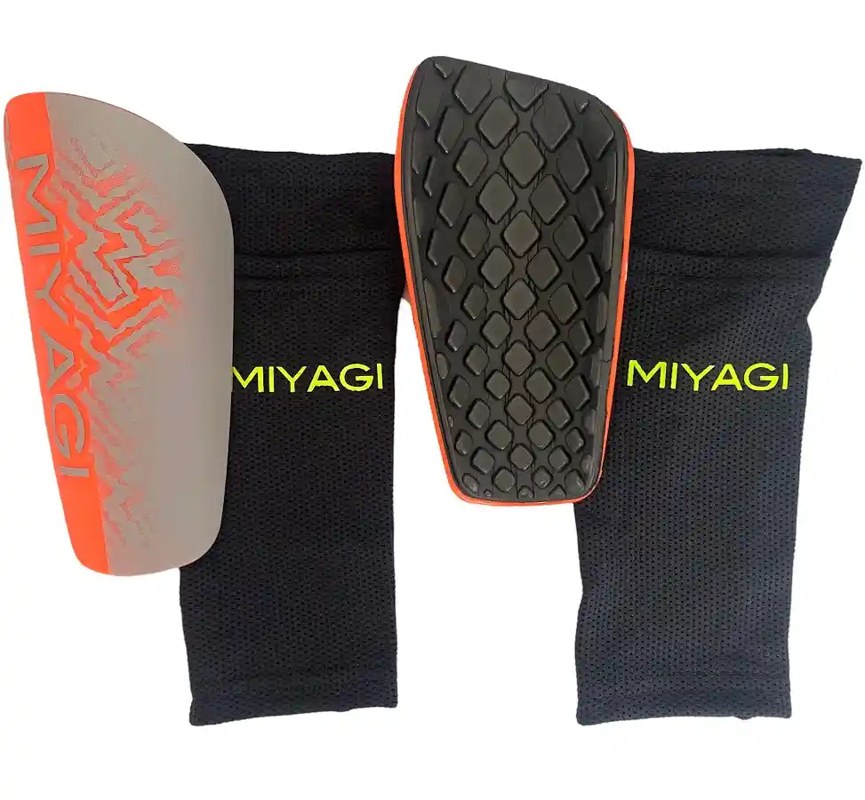 Canilleras De Fútbol Miyagi Con Protector Thunder M2103-03/ Naranja-talla: M