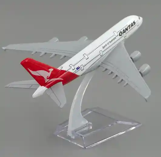 Avion Pequeño Metalico De Acero Coleccionable De Spirit Of Australia Qantas - Largo 16cm + Soporte