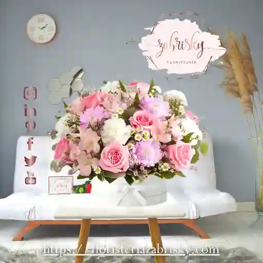 Caja Rosas, Margaritas Y Claveles