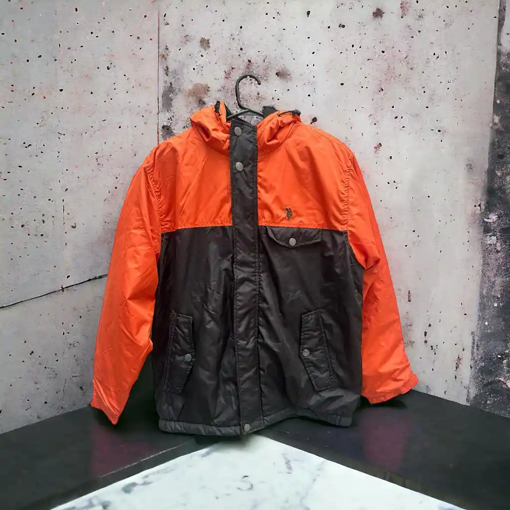 Chaqueta Impermeable Con Capucha Marca Us Polo Assn Original Color Negro Y Anaranjado