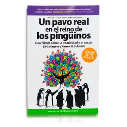 Un Pavo Real En Un Reino De Los Pingüinos