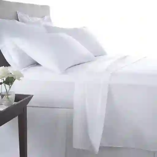 Sábanas Blancas Confort Y Elegancia Nocturna