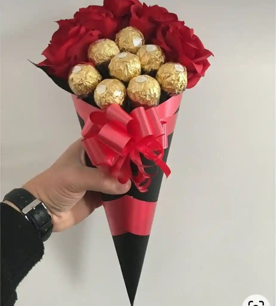 Arreglo Florales Con Chocolae-anchetas- Desayuno Sorpresas-regalos-brounch-cumpleaños-aniversario-amor Y Amistad-dia Madres-dia De La Mujer-dia Del Hombre-halloween-navidad-sanvalentin-flores-chocolates-
