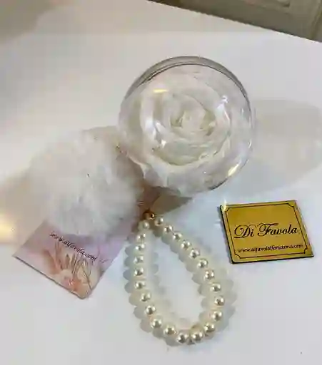 Rosa Preservada Blanca; Llavero De Perlas. Elegante Regalo Dia De La Mujer
