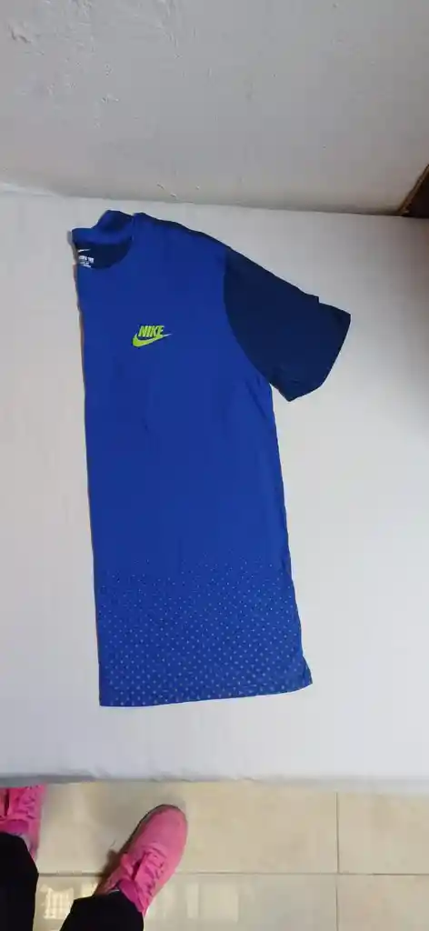 Camiseta Azul Cuello Redondo