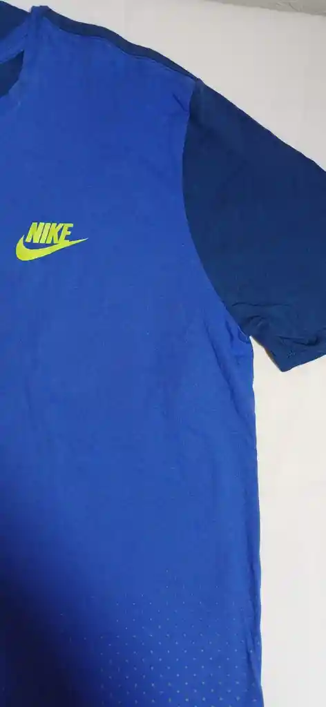 Camiseta Azul Cuello Redondo