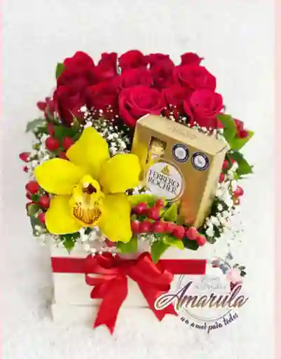 Caja Cuadrada Con Rosas, Orquideas Y Chocolates