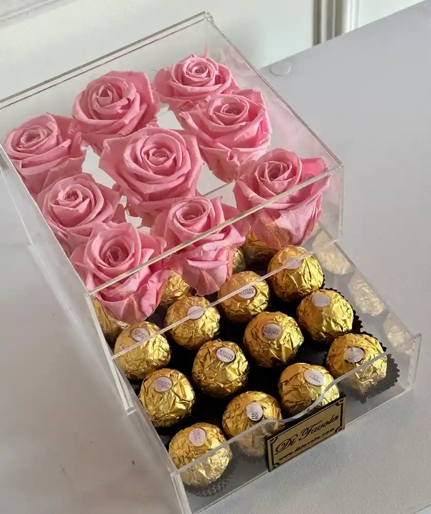 Rosas Rosadas Preservadas Luxury En Cofre Y Ferrero Rocher.