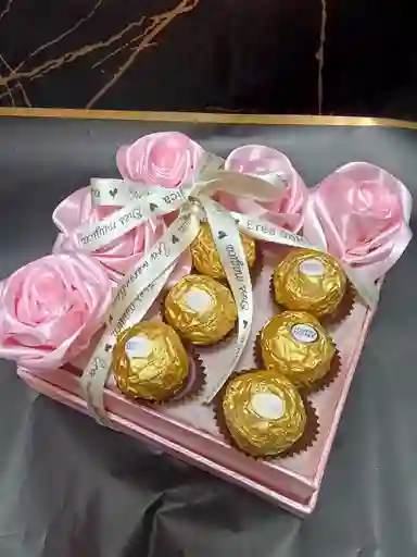 Caja Rosa Eterna Más Ferrero (día De La Madre)