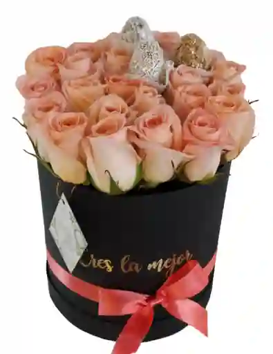 Cilindro De Rosas Elegante Color Salmòn. Dia De La Mujer. Fresa Con Chocolate X 3